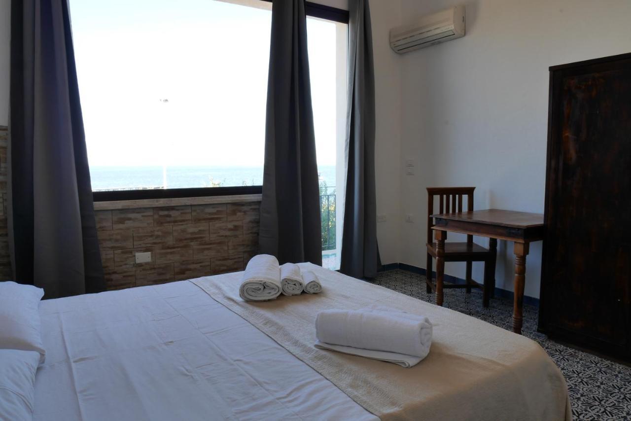 Al Vecchio Pontile B&B Relax Fronte Mare A Marsala Eksteriør bilde