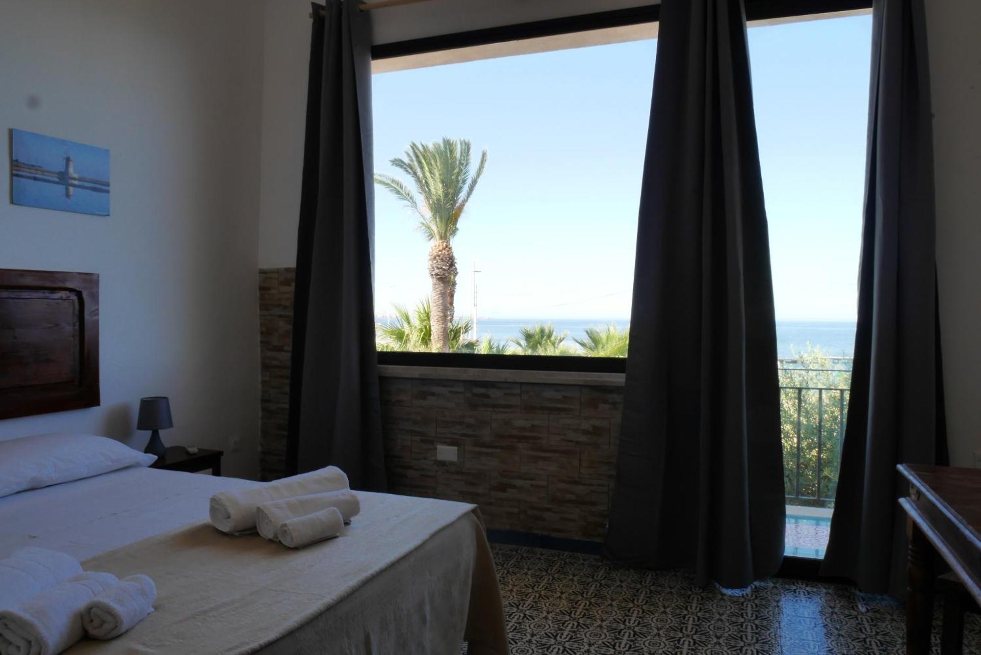 Al Vecchio Pontile B&B Relax Fronte Mare A Marsala Eksteriør bilde